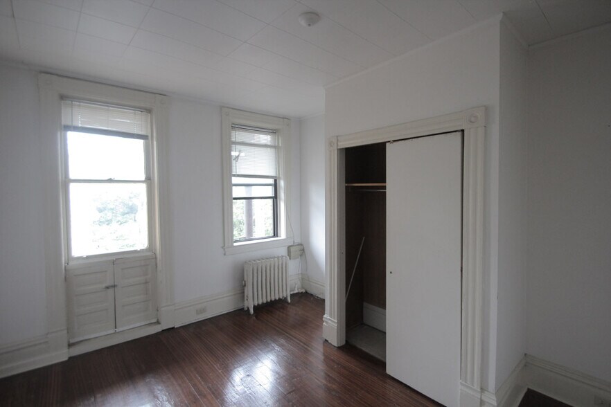 Building Photo - 405 Peebles St