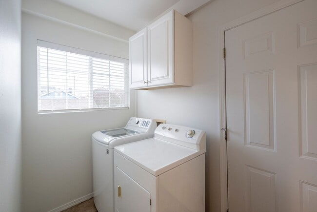 Building Photo - $2845/mo - 3 Bed/2 Bath Updated Home in the Heart of the Alberta Arts District!