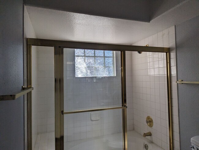 Building Photo - A Fabulous 2-Bedroom, 2-Bathroom Upstairs Unit in NW Las Vegas