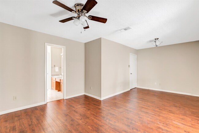 Building Photo - 7214 Dogwood Trail Dr