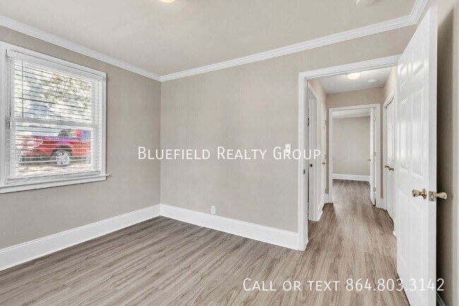 Building Photo - 25 Celand St