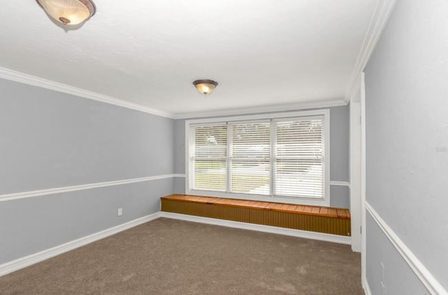 Building Photo - 2132 Coronet Dr
