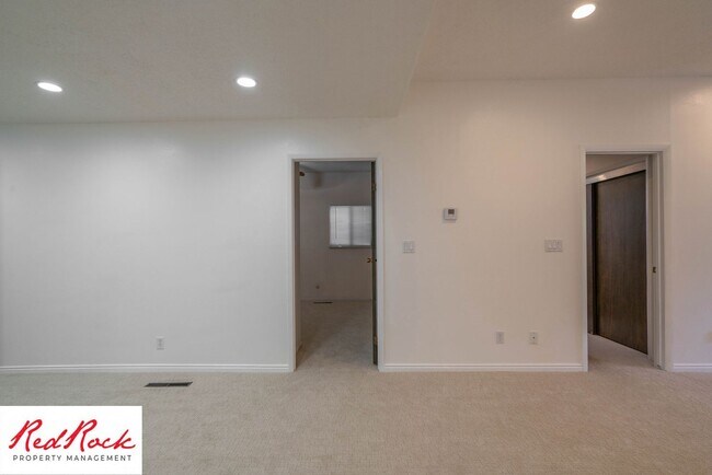 Building Photo - 2 Bedroom Condo in a Prime Location!