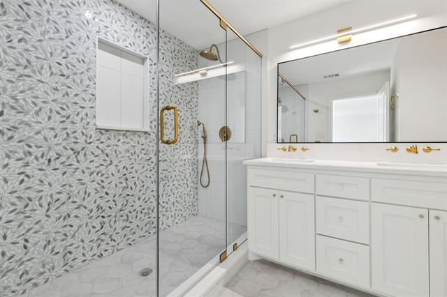 Building Photo - 8566 Sweetwood Dr