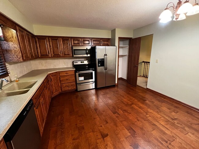 Primary Photo - East Council Bluffs, 3 Bedroom 3 Bathroom ...