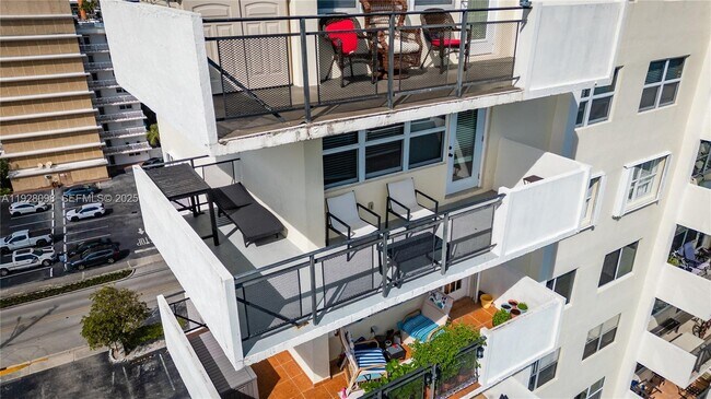 Building Photo - 401 Golden Isles Dr