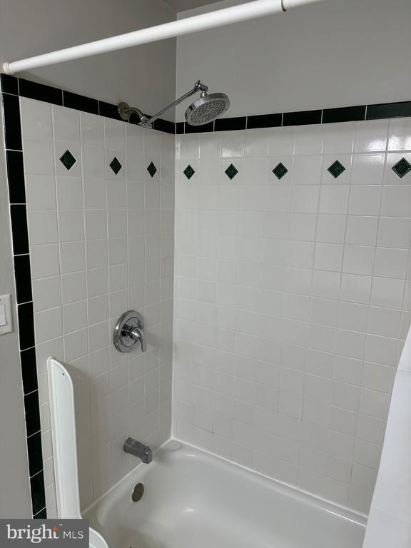 Building Photo - 470 Dresher Rd