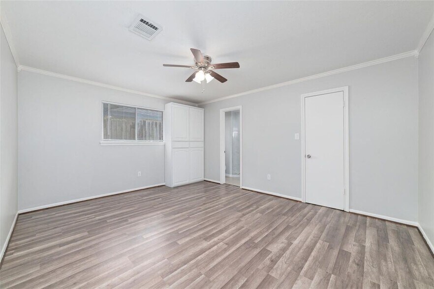 Primary Bedroom - 25602 Oakhurst Dr