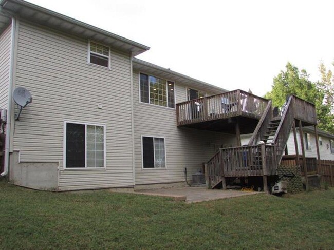 Building Photo - 510 Campusview Dr