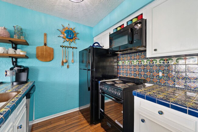 Building Photo - 15209 Leeward Dr