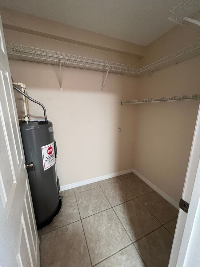 Building Photo - Welcome to Your New Home in Serene Wedgefield, FL