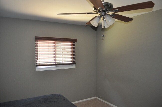 Building Photo - LEMON GROVE 3BR/2BA SINGLE FAMILY DETACHED...