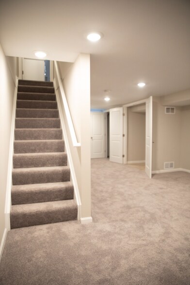 Building Photo - 1937 Jasmine Rd