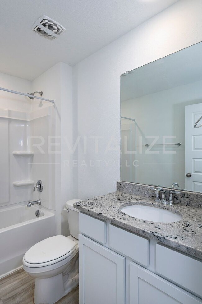 Building Photo - 1097 Hayward Lp