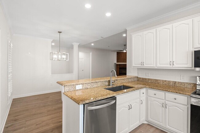 Building Photo - 255 Cll Escada