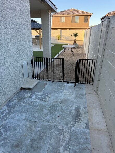 Building Photo - 11218 W Roma Ave