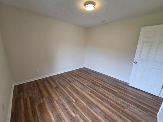 Building Photo - 1361 Grafton Dr