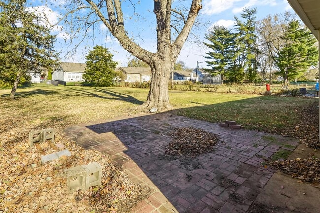 Building Photo - 10 Ridgelawn Ct