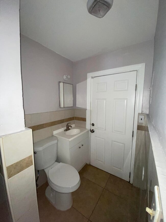 Building Photo - 1820 Redbank Rd