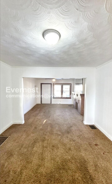 Building Photo - 661 S Burgess Ave