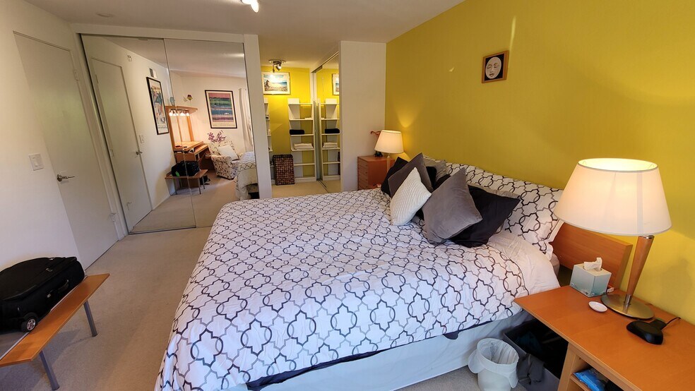 Master Bedroom and mirrored closet hall - 72 Surrey Ln
