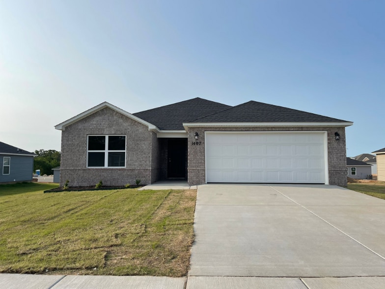 Building Photo - 1406 E Piedmont Ct