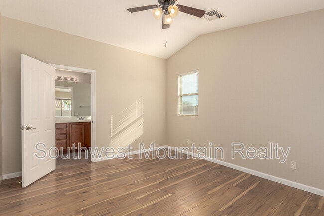 Building Photo - 3625 E Del Rio Dr