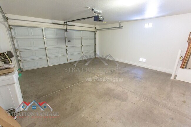 Building Photo - 8039 W Alex Ave