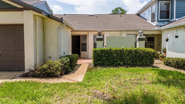 Building Photo - 140 Lakepointe Cir