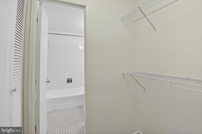 Building Photo - 1301 Delaware Ave SW