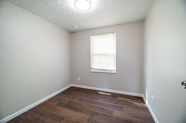 Building Photo - 5272 Quincy Dr