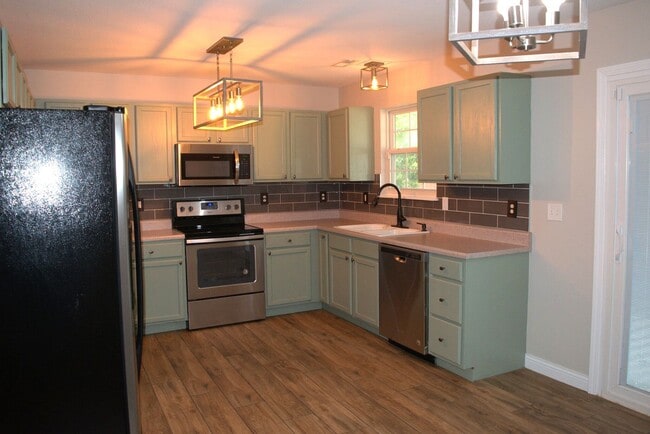 Building Photo - 607 Winterway Dr.