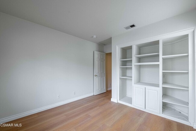 Building Photo - 140 Symphony Ln