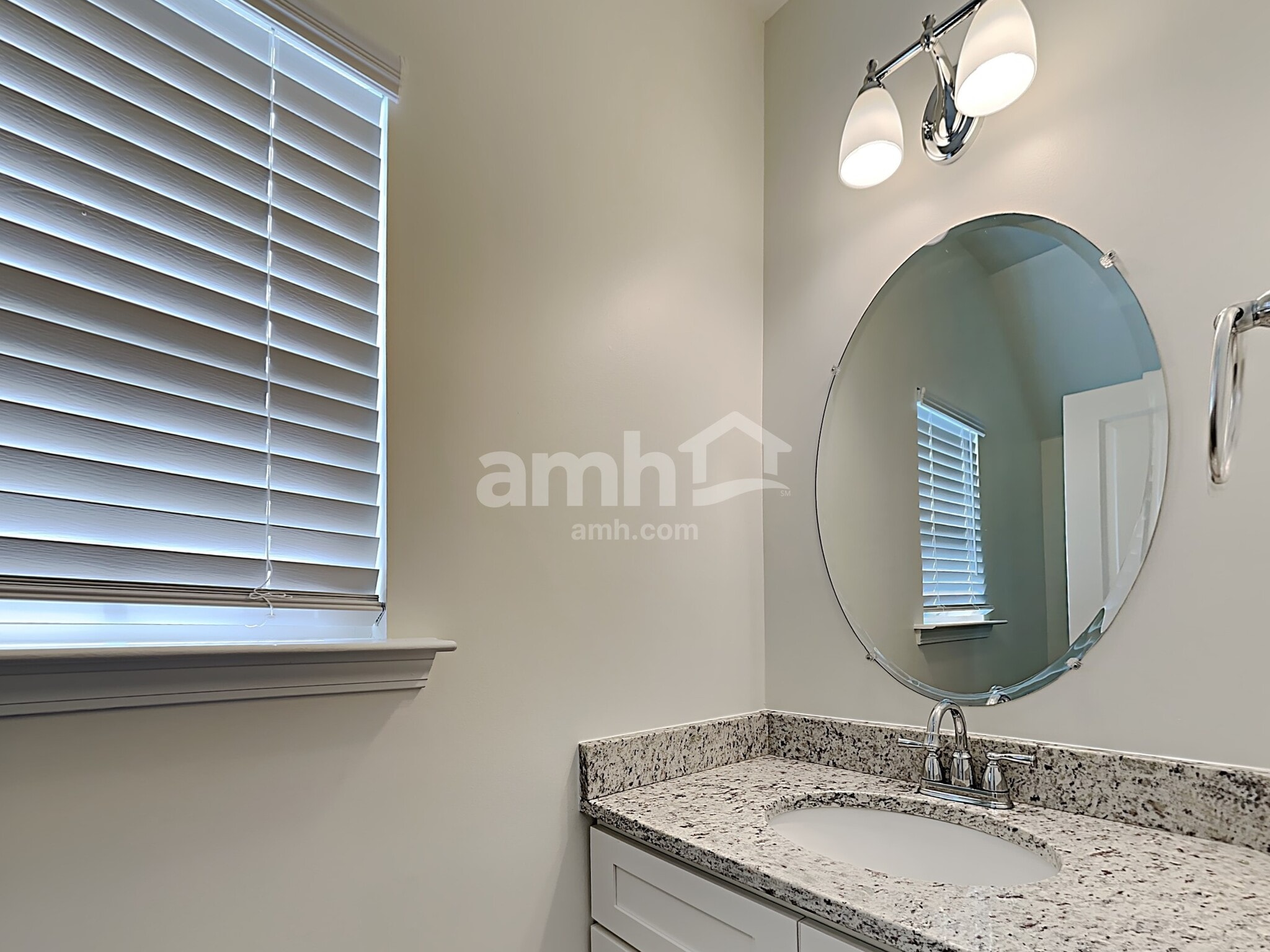 Building Photo - 37 Sand Live Oak Dr