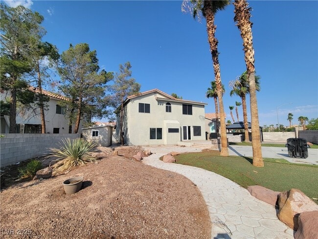 Building Photo - 2094 Silver Breeze Ave