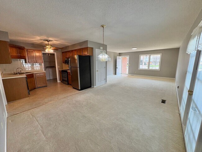 Building Photo - Duplex for Rent