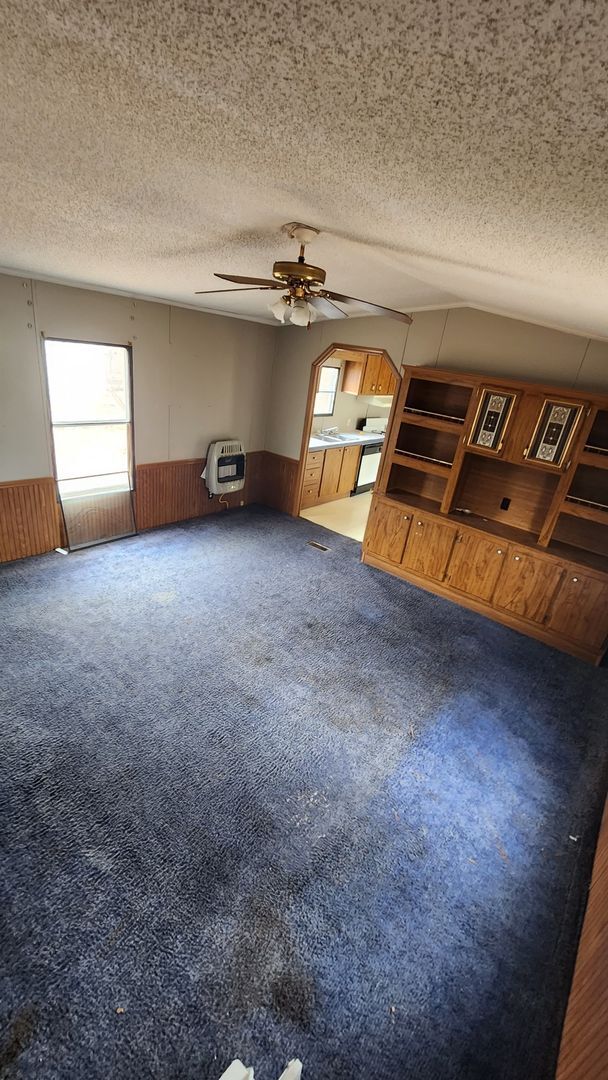 Building Photo - 3 Bedroom Home -ALL UTILITIES INCLUDED!