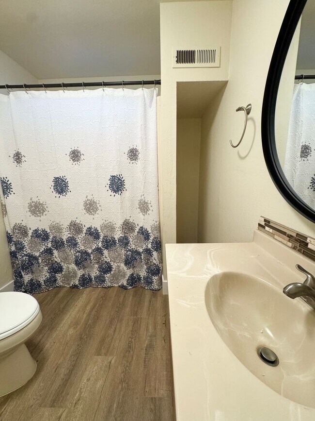 Building Photo - Spacious Country Home w/ HUGE SHOP!