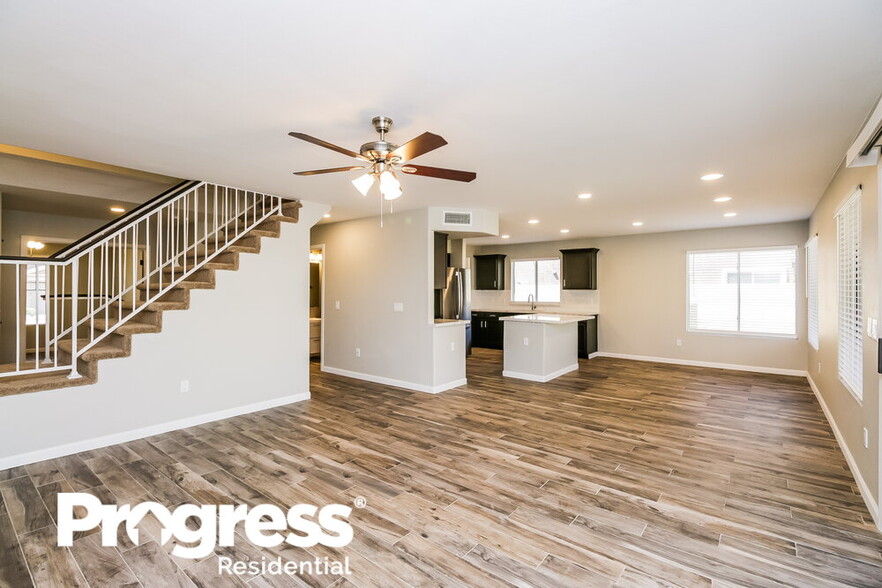 Building Photo - 1912 E 39th Ave