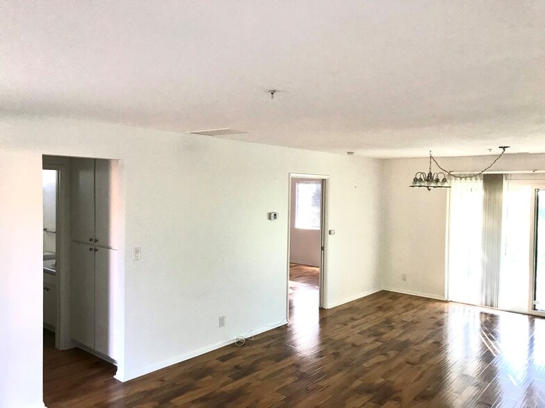 Building Photo - 1414 Sweetbriar Cir