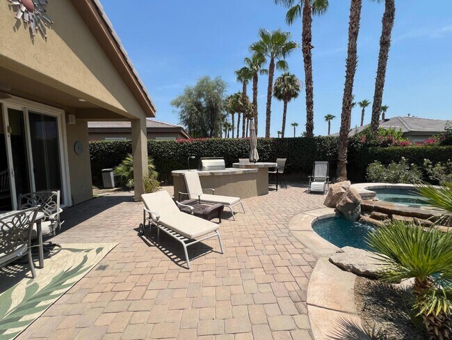 Building Photo - 81415 Jacaranda Ct