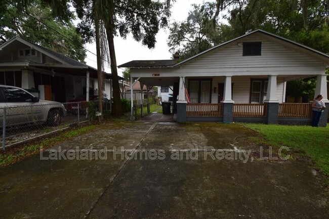 Building Photo - 906 1/2 Vistabula Street