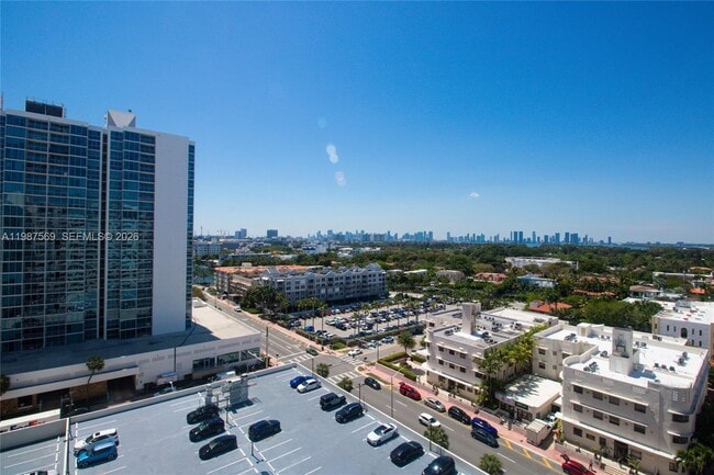 Building Photo - 2899 Collins Ave