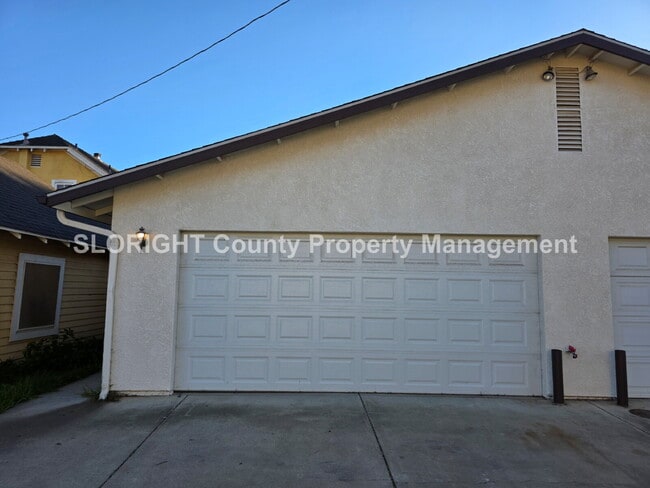 Building Photo - AVAILABLE NOW - Charming Home with Garage in Santa Maria - 2 Bed / 1 Bath