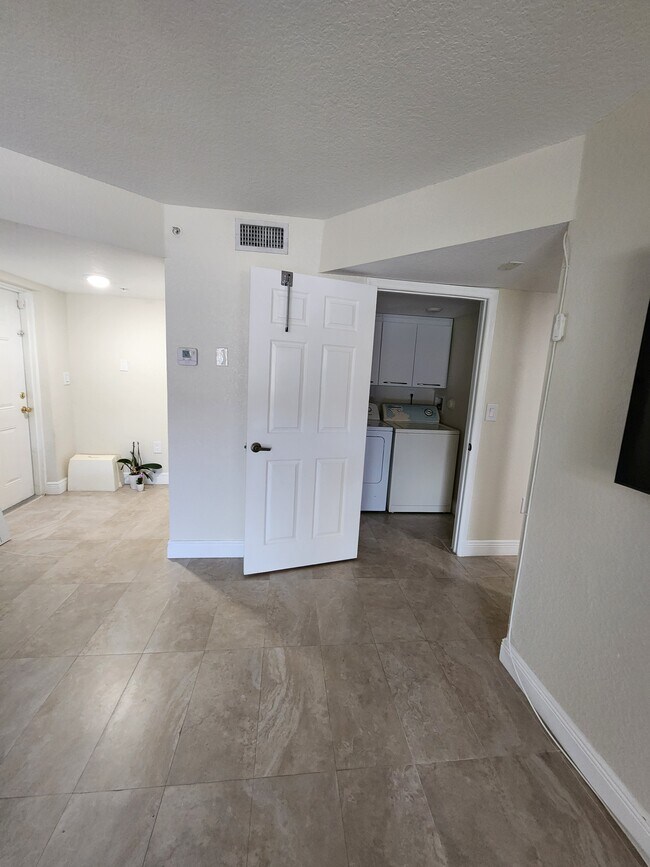 Building Photo - 21000 SW 87th Ave