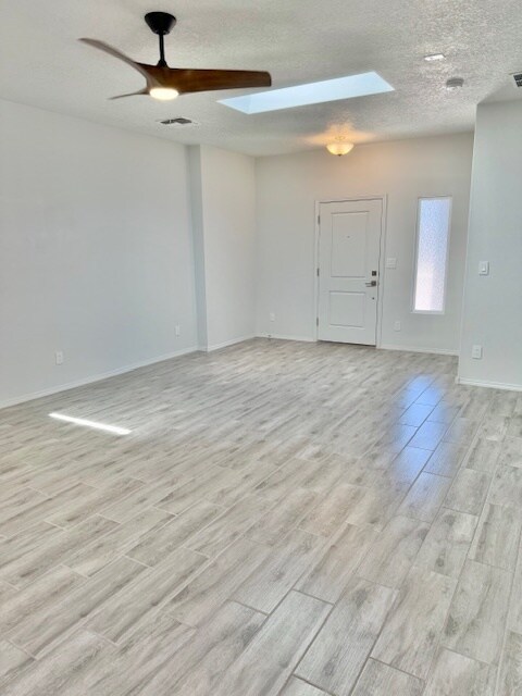 Building Photo - 6113 Strand Loop SE