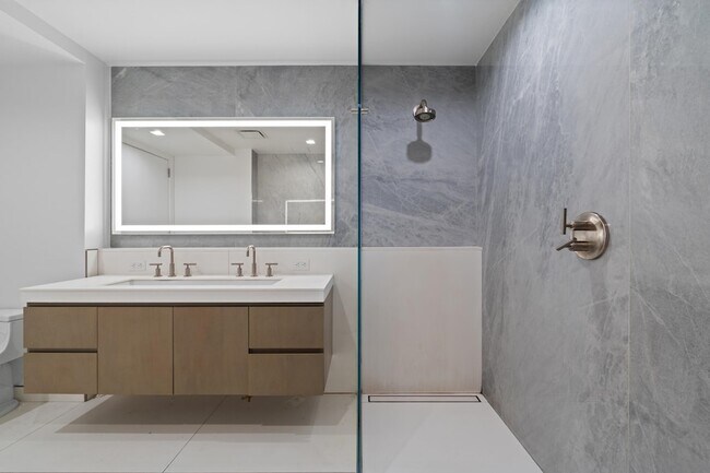 Building Photo - 320 ADOLPHUS Ave