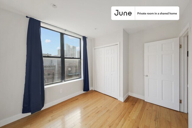 Building Photo - Room in Shared 4 bed/2 bath home in East Harlem