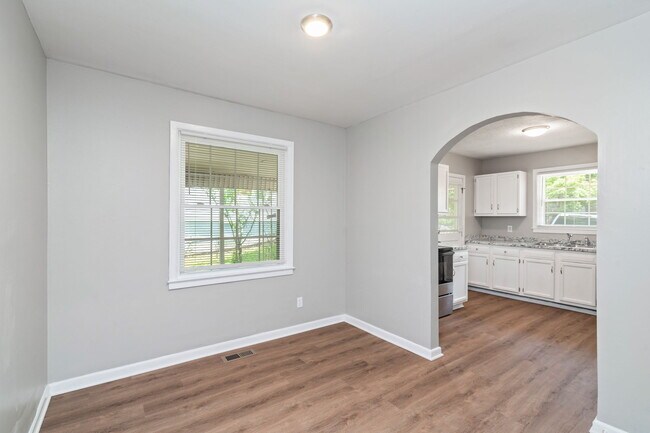 Building Photo - 275 Maryville Pike