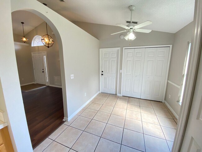 Building Photo - View this home today and Move in July 3rd!...